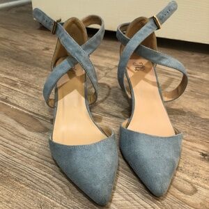 Powder blue suede kitten, pointed toe heals